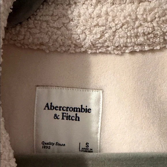 Abercrombie & Fitch Sherpa Shacket - Picture 5 of 7